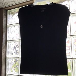 Black short sleeve shirt